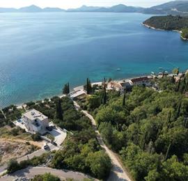 6 Bedroom Seafront Villa with Pool near Slano, Sleeps 12-14